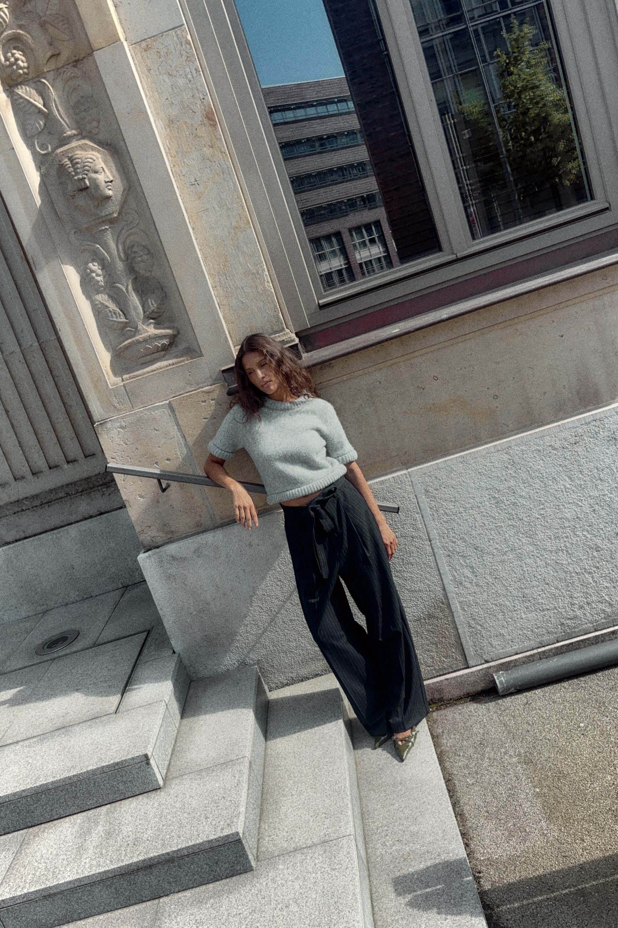 HAUT EN MAILLE À MANCHES COURTES